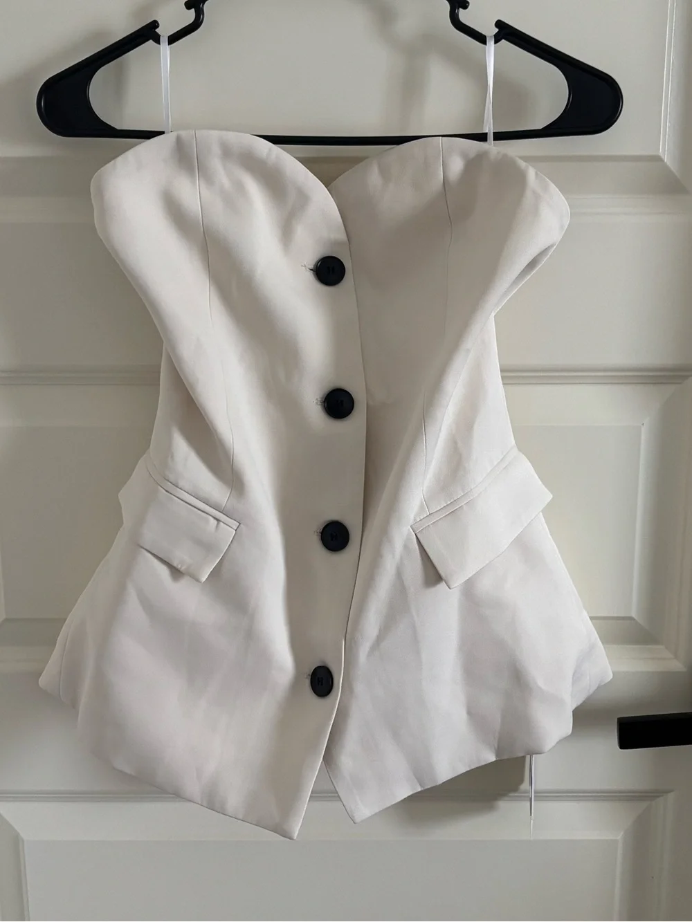 NWT Commense Cream Strapless Button-Front Top - Picture 3 of 6